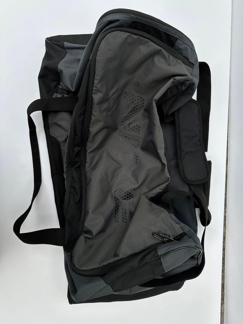 新品　NIKE ボストンバッグ　スポーツバッグ　合宿　試合　カーキ　グレー系