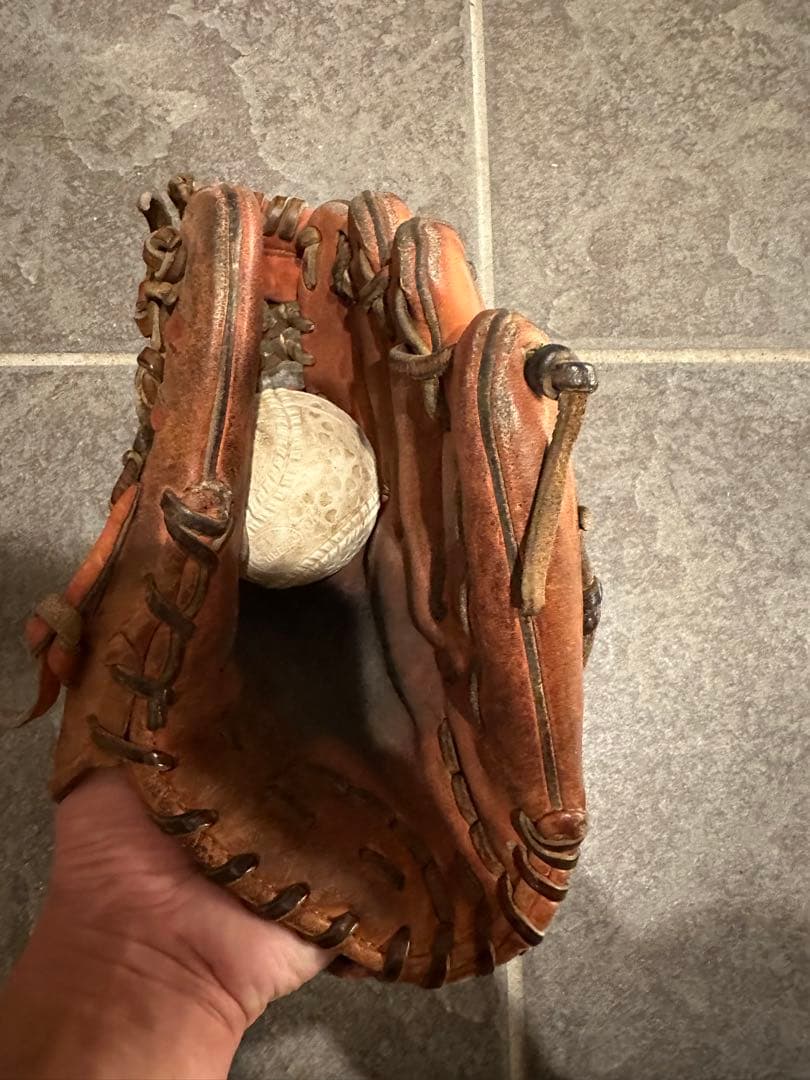 ミズノプロ グローブ　赤　硬式　内野手用