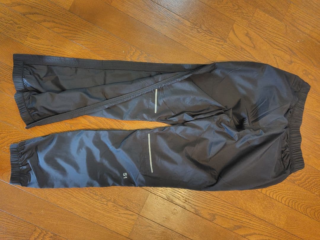 ASICS　新品軽量ウィンドブレーカー上下セット　Sサイズ