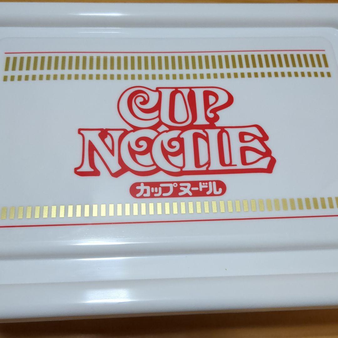 まとめセット　お菓子入り　コンテナボックス　チキンラーメン　シーフードヌードル