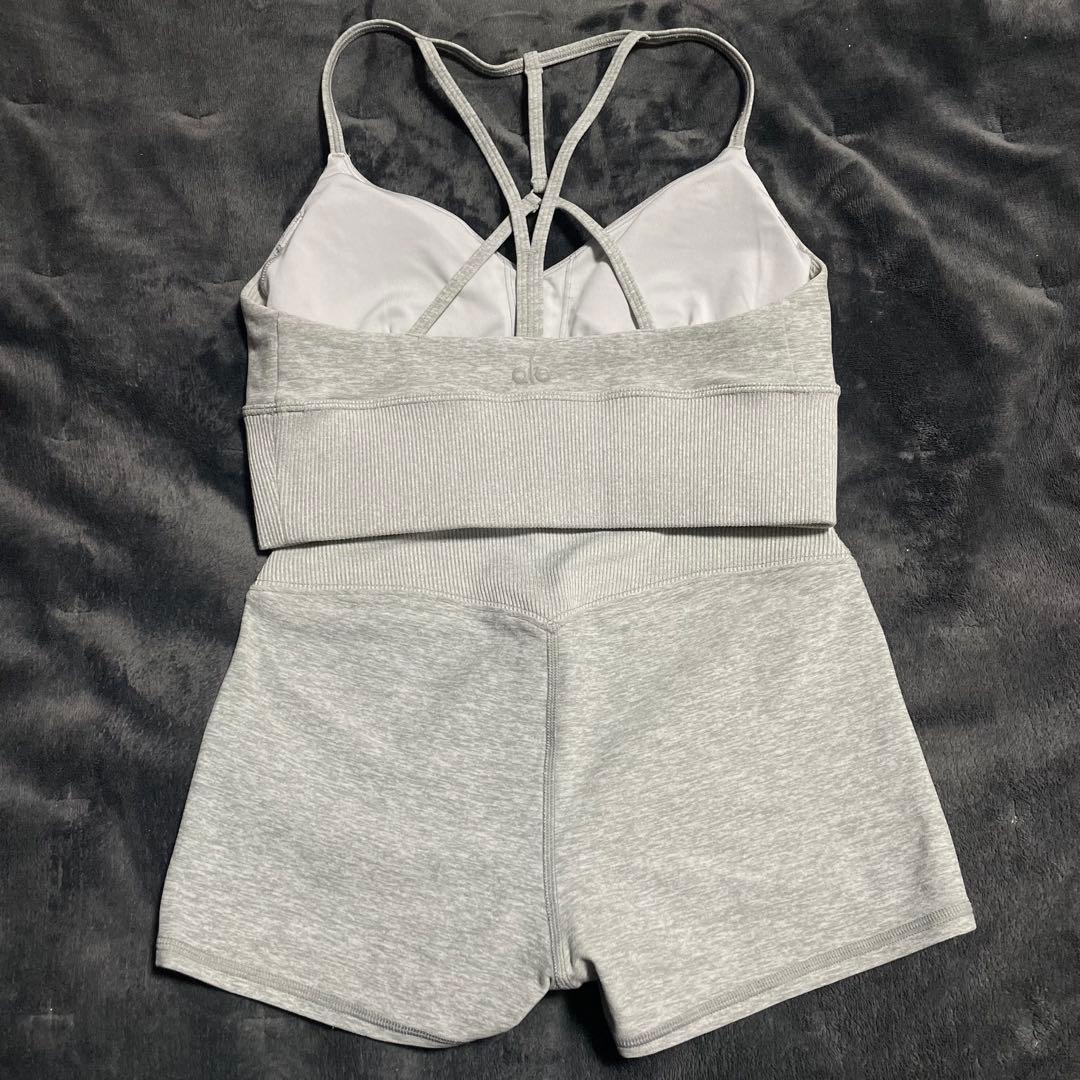 alo yoga アロー ヨガ ブラトップ ショートパンツ セットアップ グレー