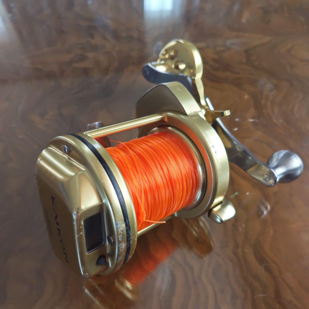 金属製オレンジスプールリール