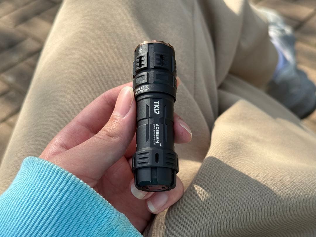 Acebeam TK17 懐中電灯 6500K