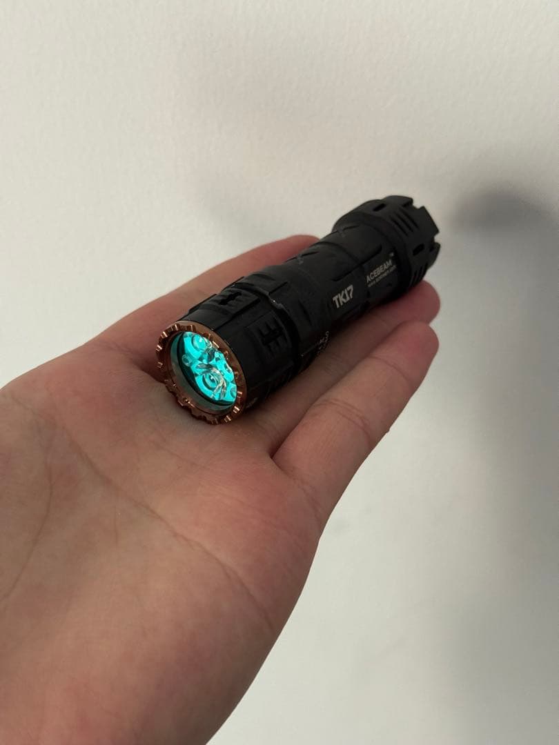 Acebeam TK17 懐中電灯 6500K