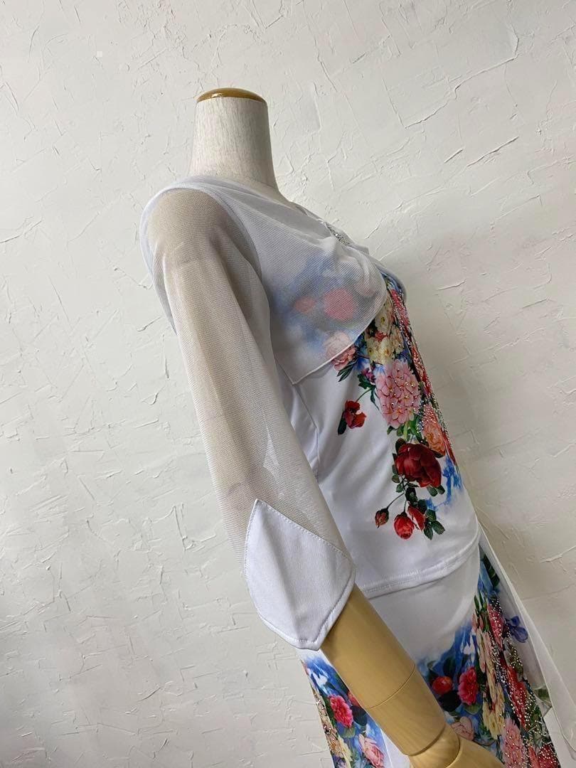 【カラフル】新品　花柄　白　フラワープリント　社交ダンスツーピース　ｄ008