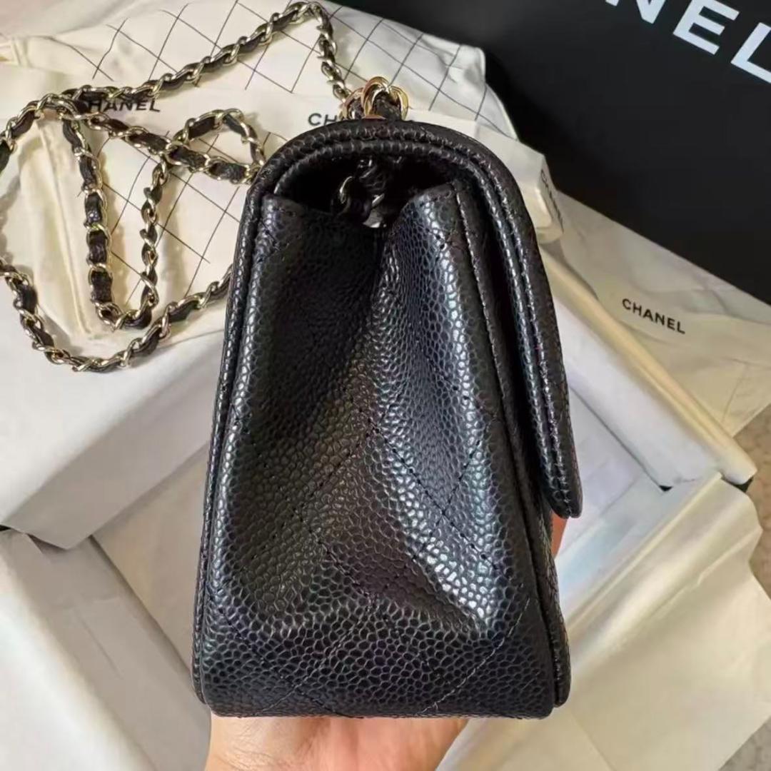 （正規品）ブラック キルティングショルダーバッグ