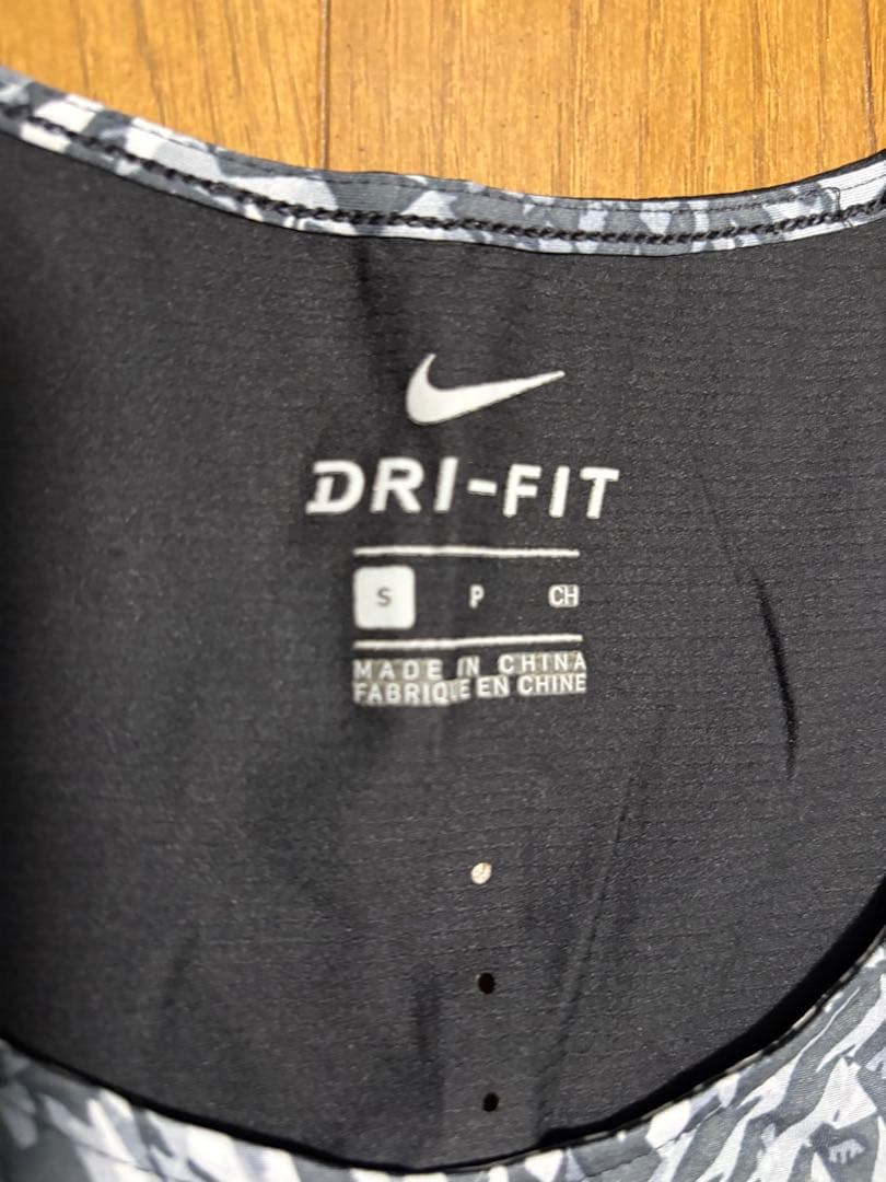 Nike DRI-FIT 幾何学模様 タンクトップ シングレットS