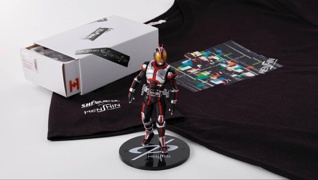 真骨彫 仮面ライダーファイズ× HENSHIN by KAMEN RIDER