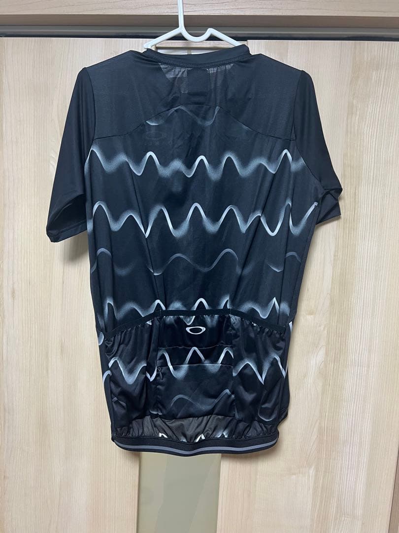 新品未使用オークリーサイクルジャージ　L
