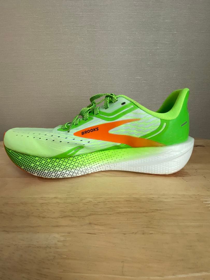 ブルックス　ハイペリオンマックス　BROOKS HyperionMax