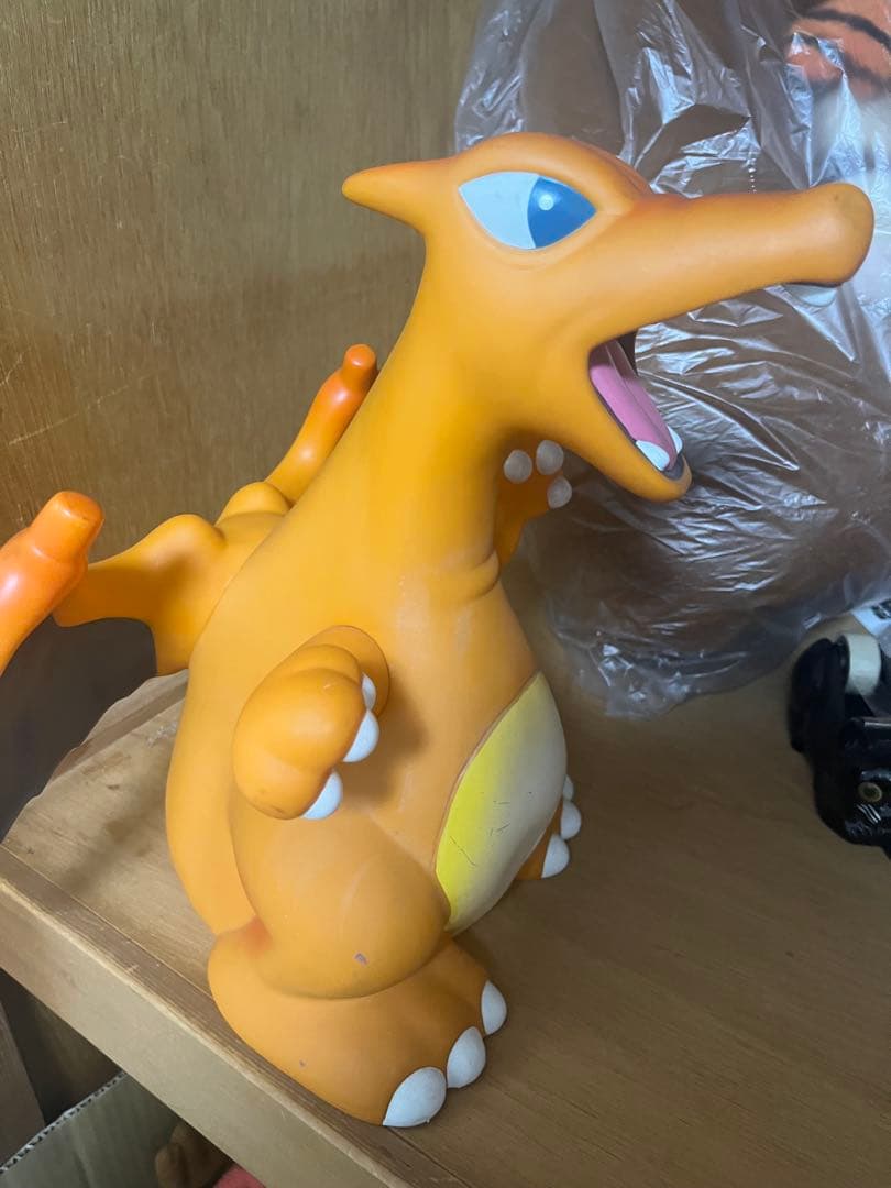 リザードン　ポケモン　貯金箱