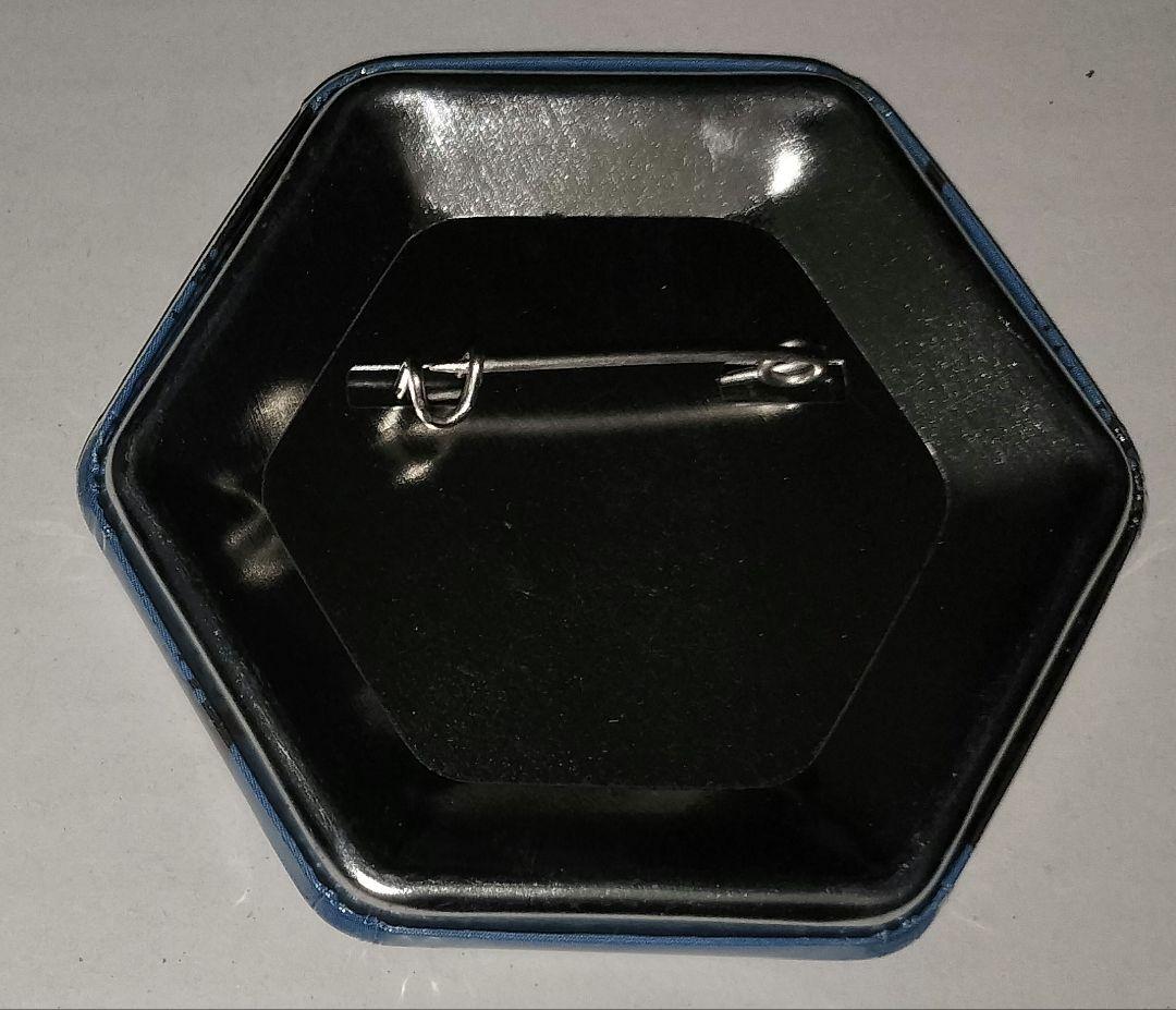 リボーン スクアーロ 六角形缶バッジ J-WORLD その2
