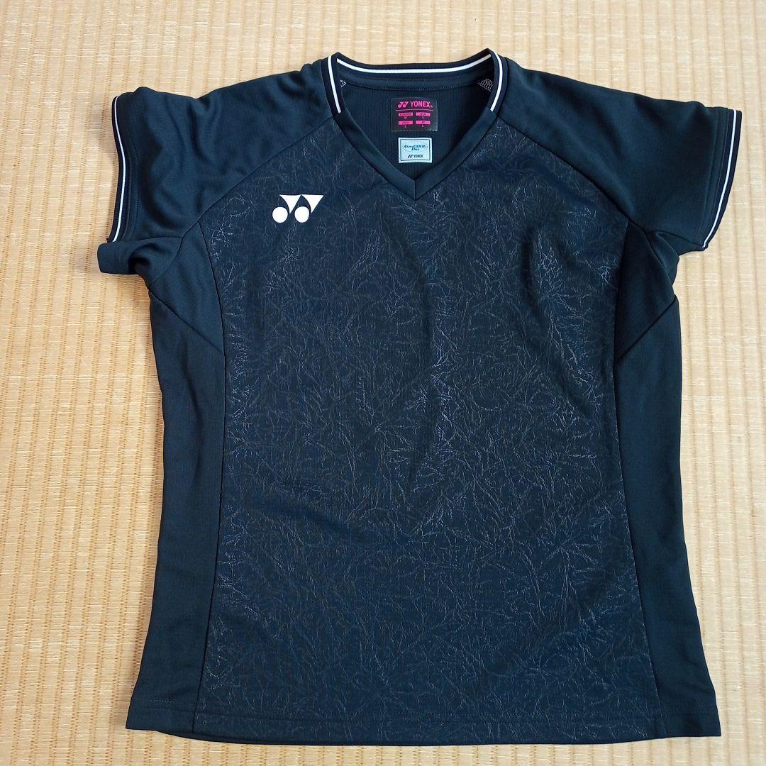 ヨネックスバドミントンシャツ
