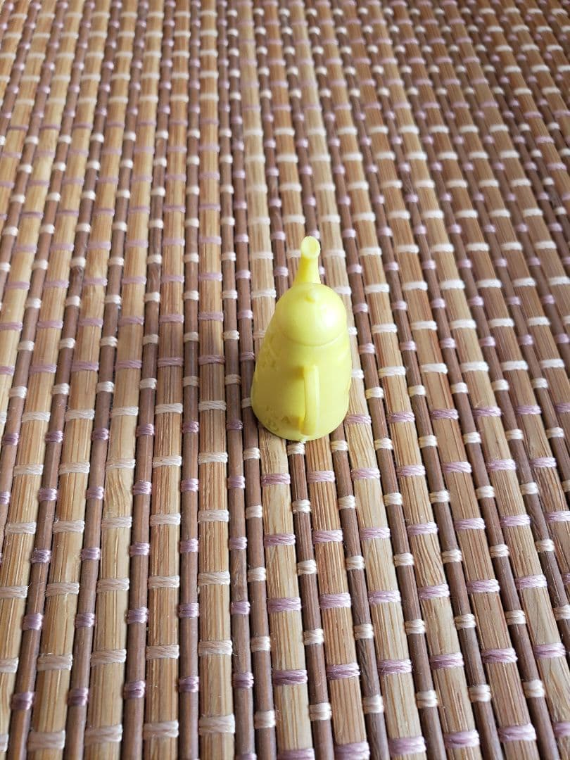 アラレちゃん消しゴム　コーヒーポット　黄色　キン消し　キャラクター