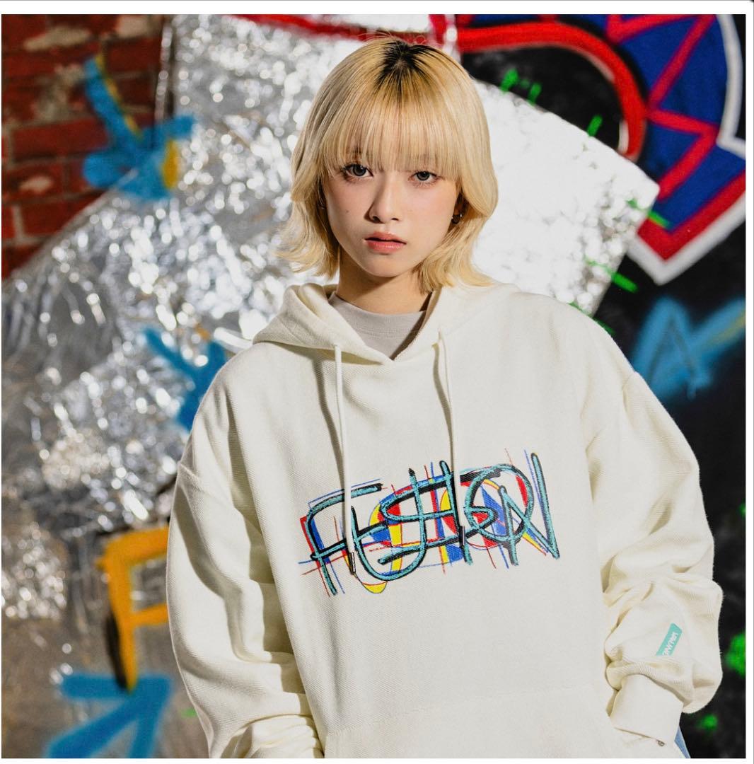 VAUNDY FUSION パーカー XL 値下げはごめんっ