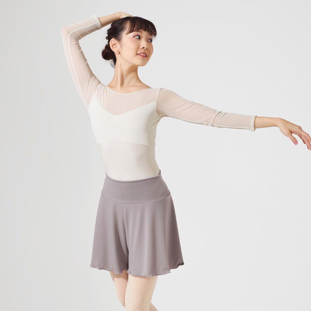 【完売品】チャコット　8部袖レオタード★美品　アイボリーS