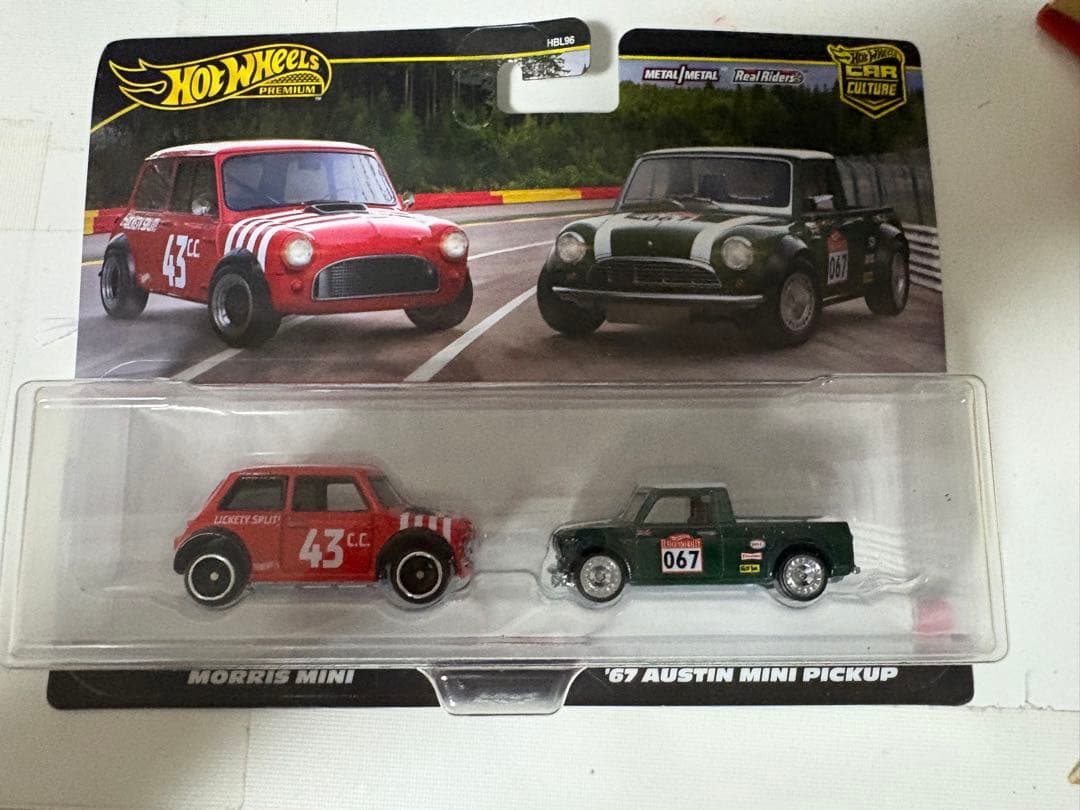 ホットウィールミニカー　ランドローバー&ボルボ 13台セット&おまけ 2台入り