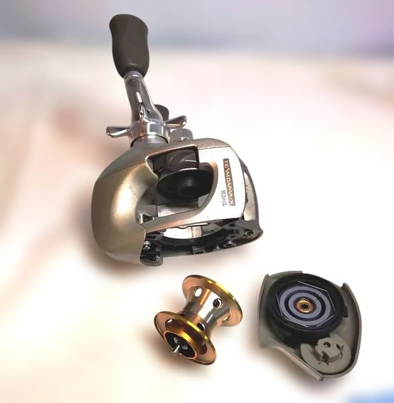 ベイトリール　左巻き　TEAM DAIWA 103HL
