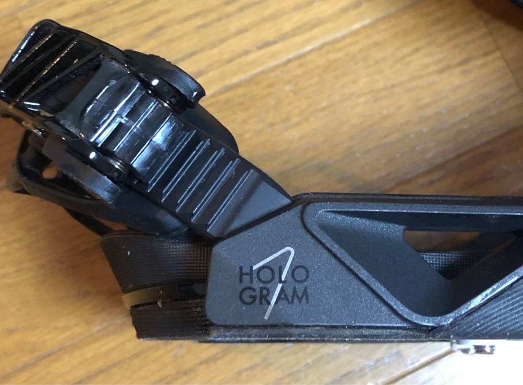 ネロリスト様美品/新品未使用 SALOMON ホログラム ビンディング Lサイズ