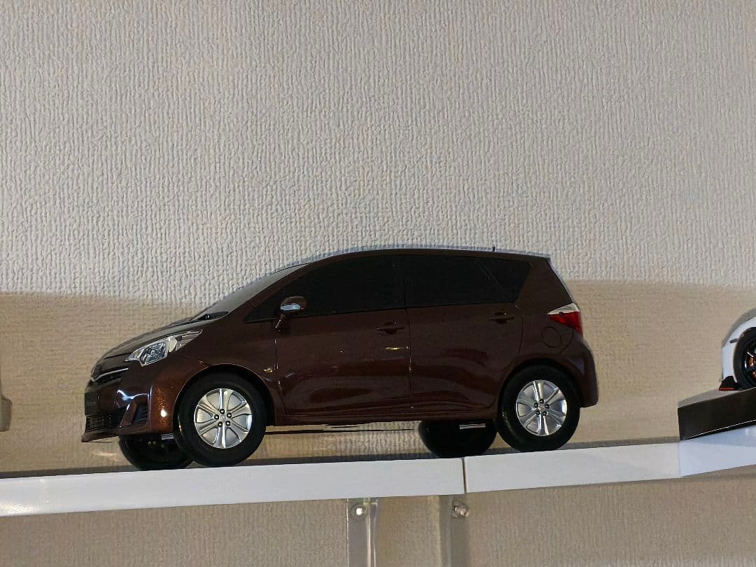 ラクティス　トヨタ　カラーサンプル　1/16？　ミニカー