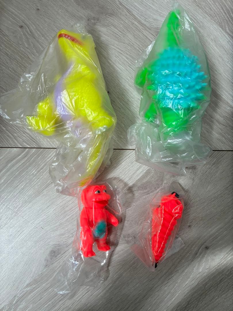 サンガッツ本舗 怪獣総進撃シリーズAB 8体セット蛍光カラー 墓場の画廊　新品