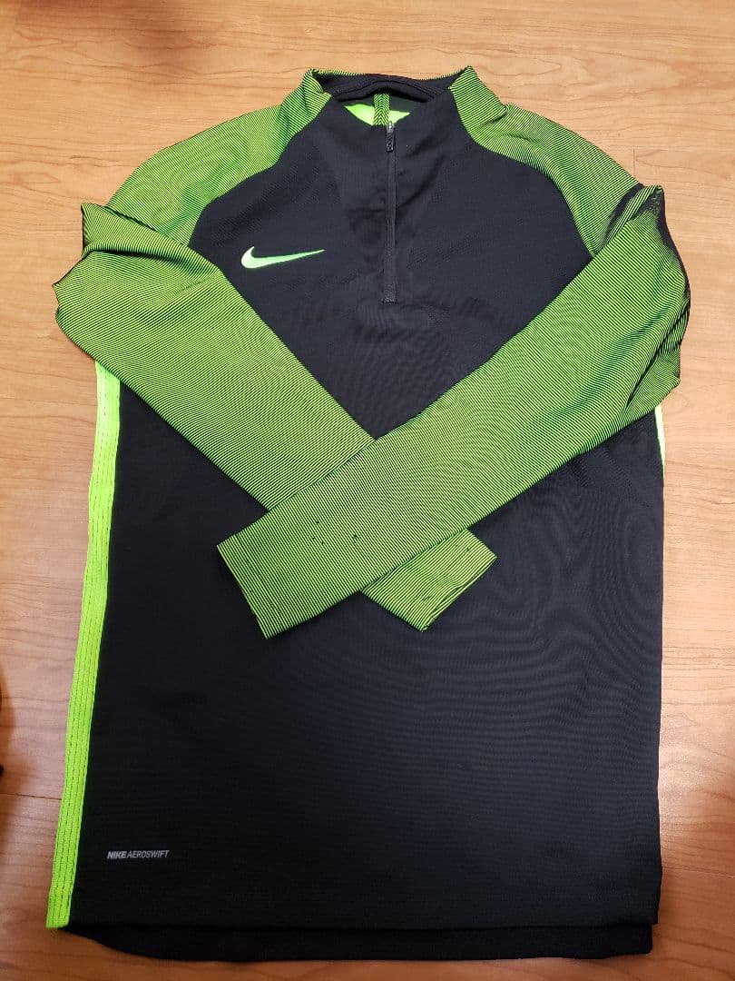 NIKE ナイキ Mサイズ
