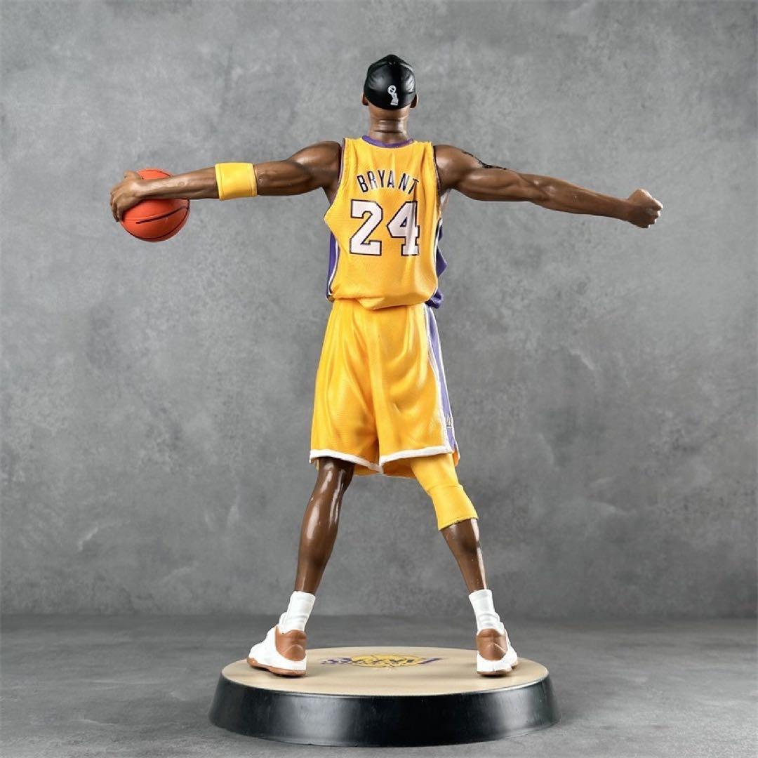 NBA Kobeコービー ブライアント フィギュア 33cm