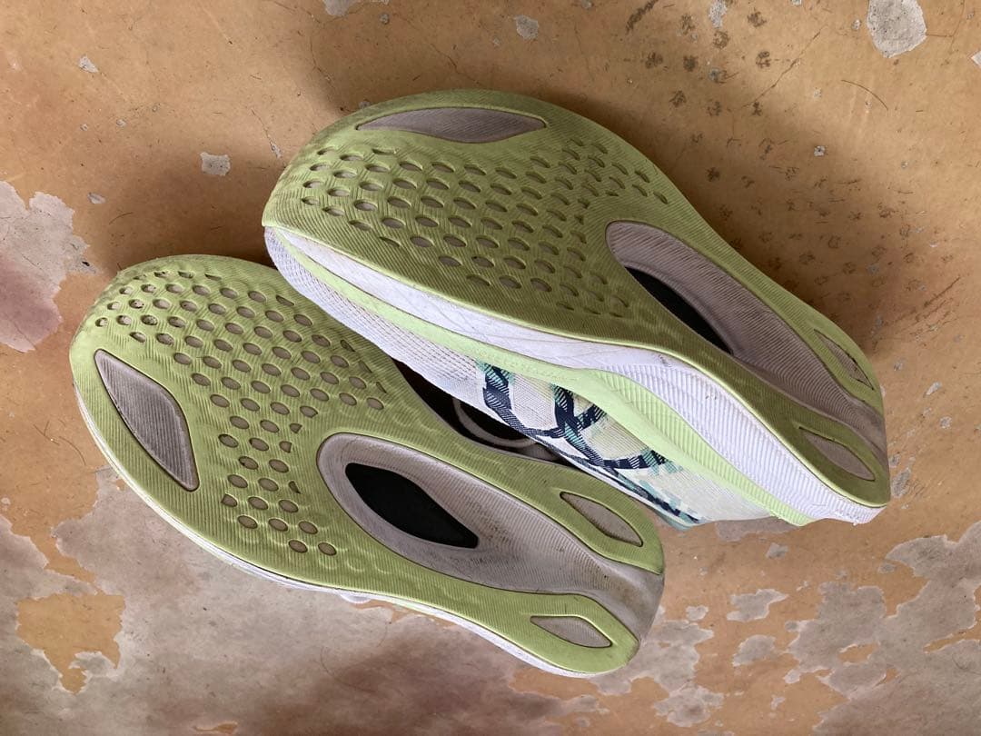 アシックスASICSマジックスピード4