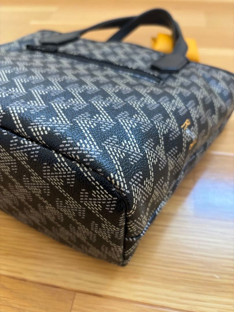 未使用に近い状態　レザレクション　カートバッグ＋カナリー