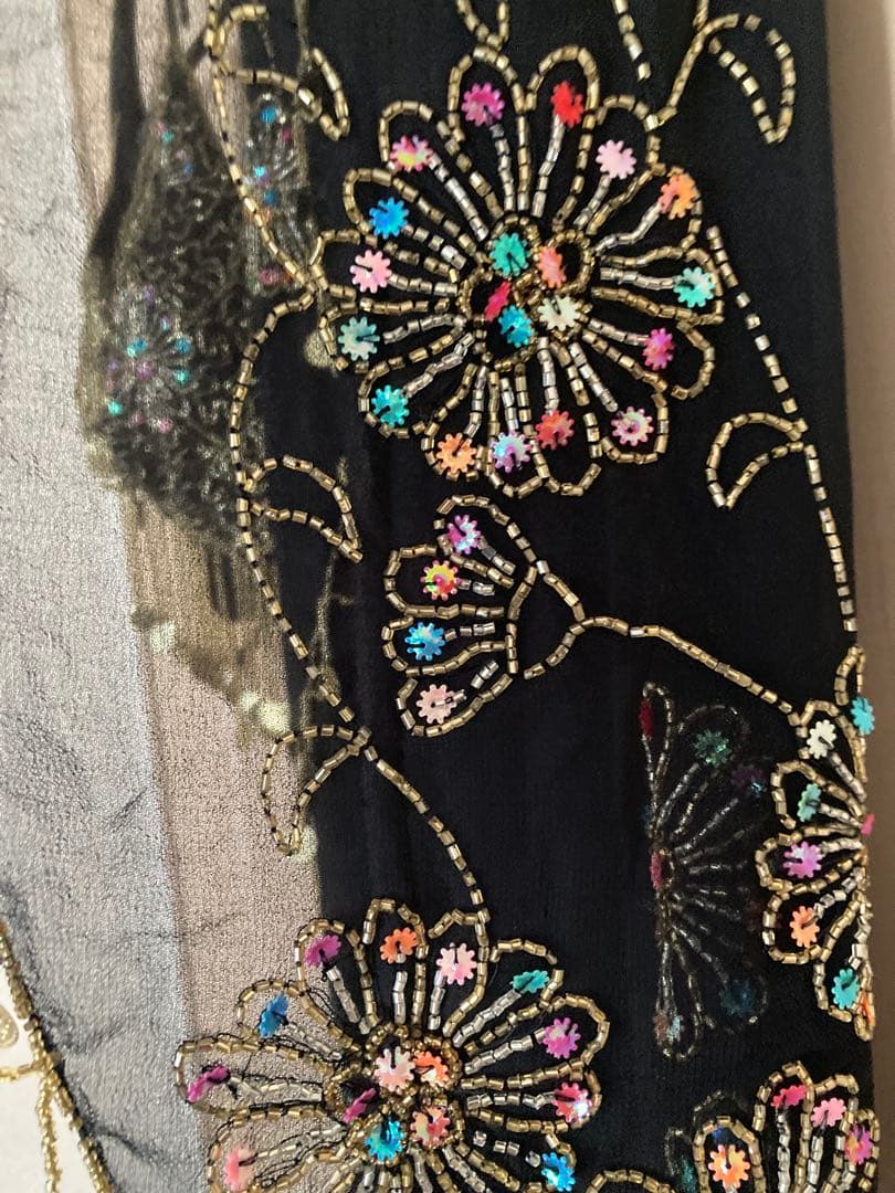 ベリーダンス 衣装　黒 ビーズ刺繍