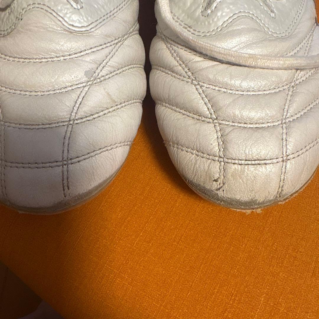 Mizuno Morelia ネオ4 ベータホワイト FGスパイク