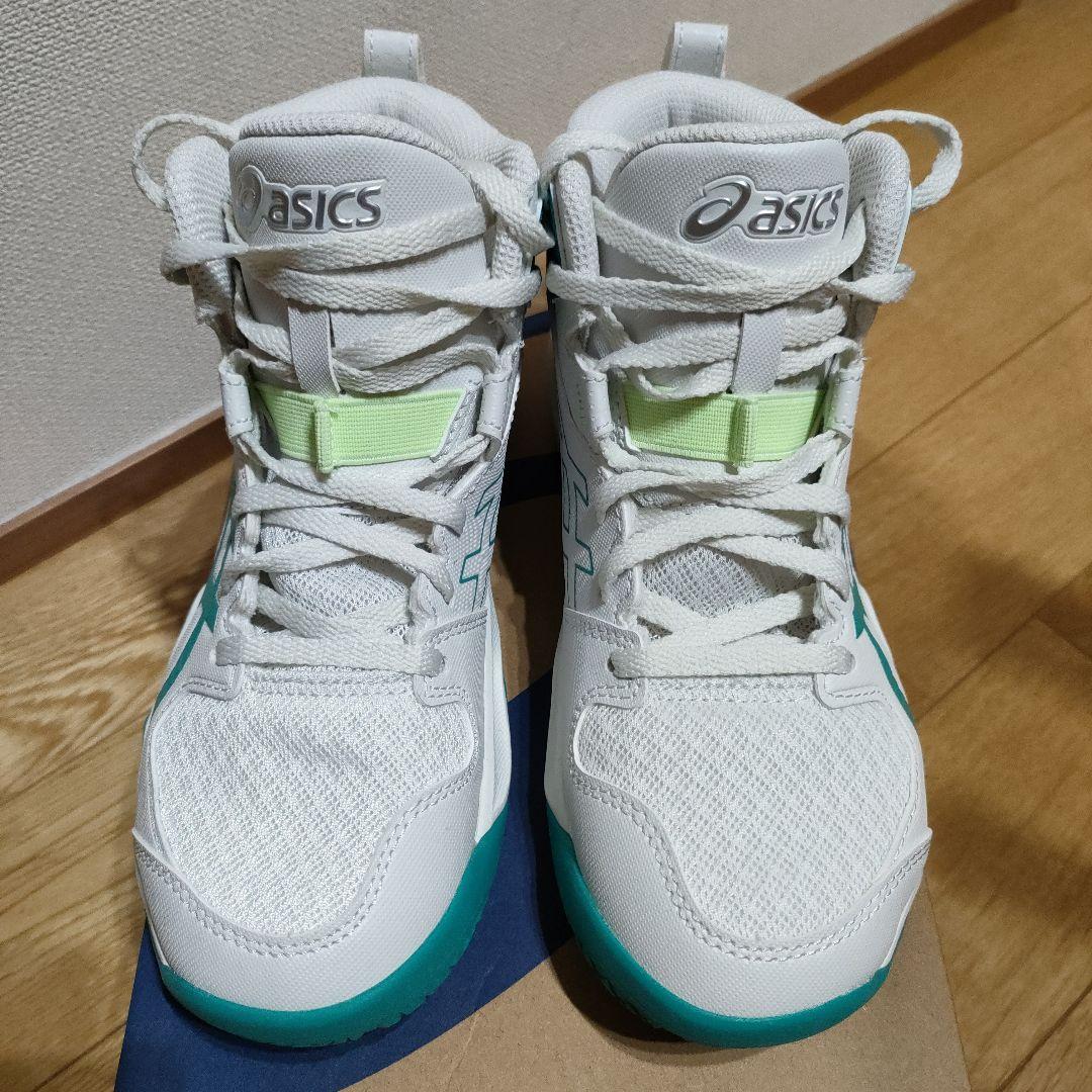 バスケットボールシューズ キッズ asics　22.5cm