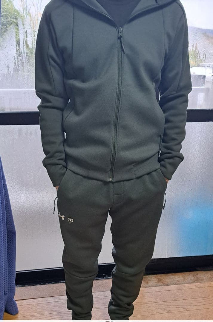 UNDER ARMOUR オリーブグリーン ジャージ上下セット