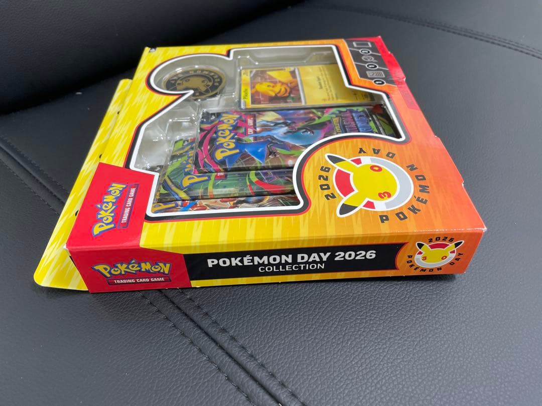 海外限定 ポケモンカード 30周年記念コレクションBOX未開封 ピカチュウ英語