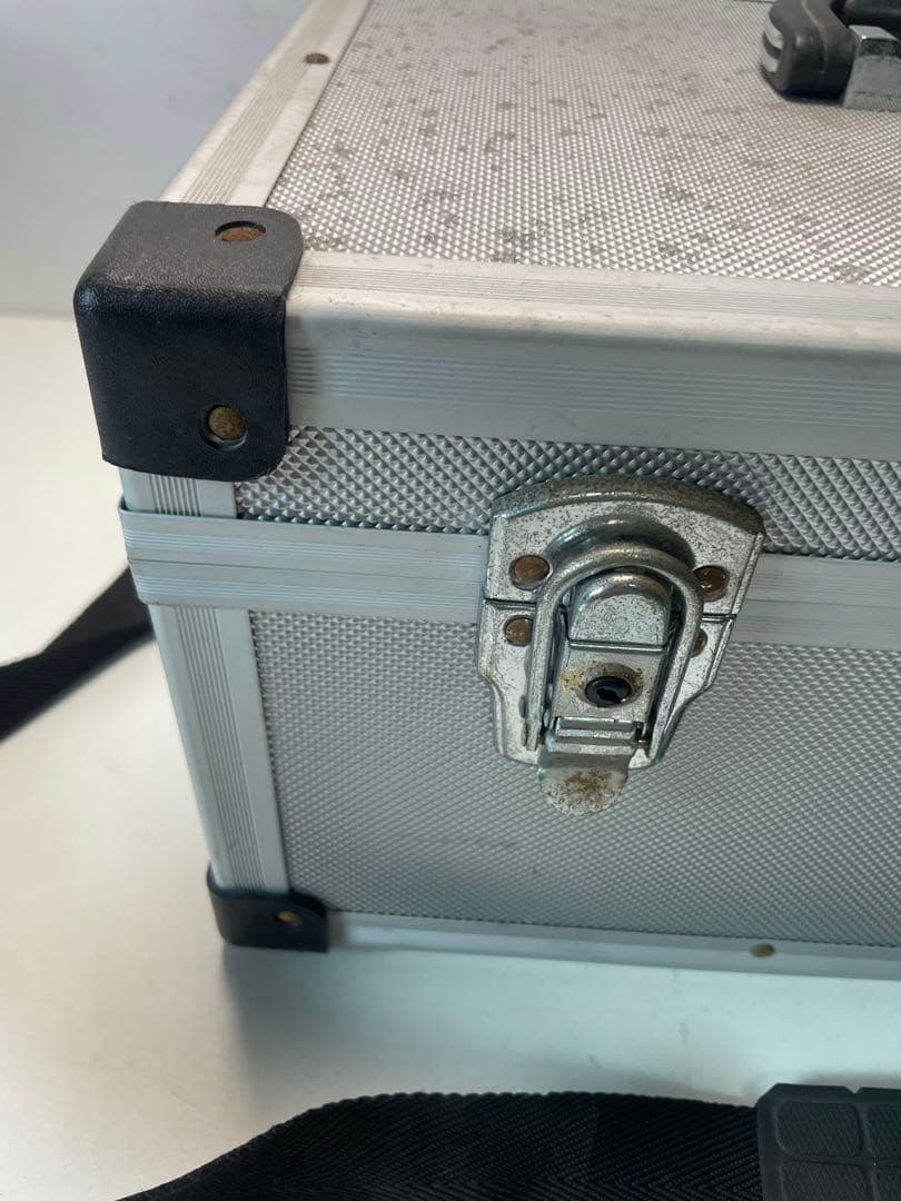 SL-3050 強力ライトです。収納用アルミケース付き。