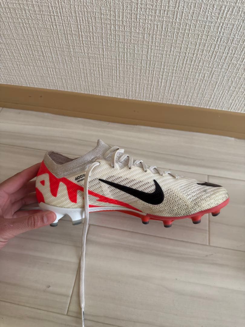 Nike サッカーシューズ スパイク ホワイト/ブラック/レッド