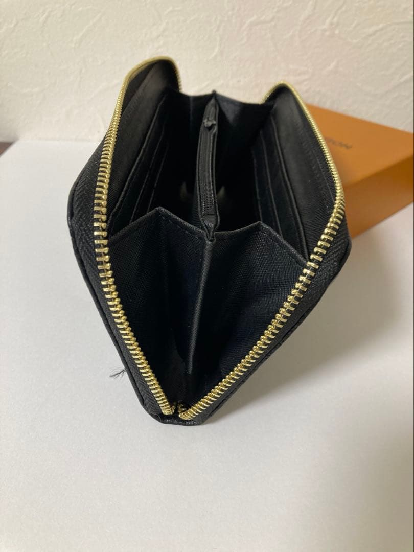[LOUIS VUITTON］長財布ファスナー付き