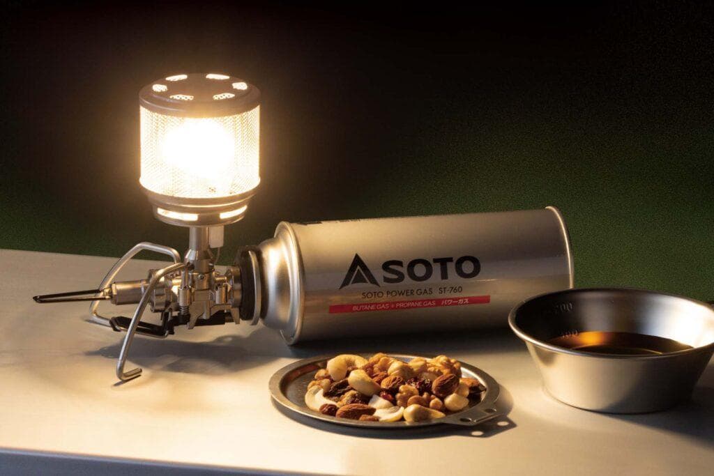 SOTO レギュレーター搭載のガス式テーブルランタン ST-261