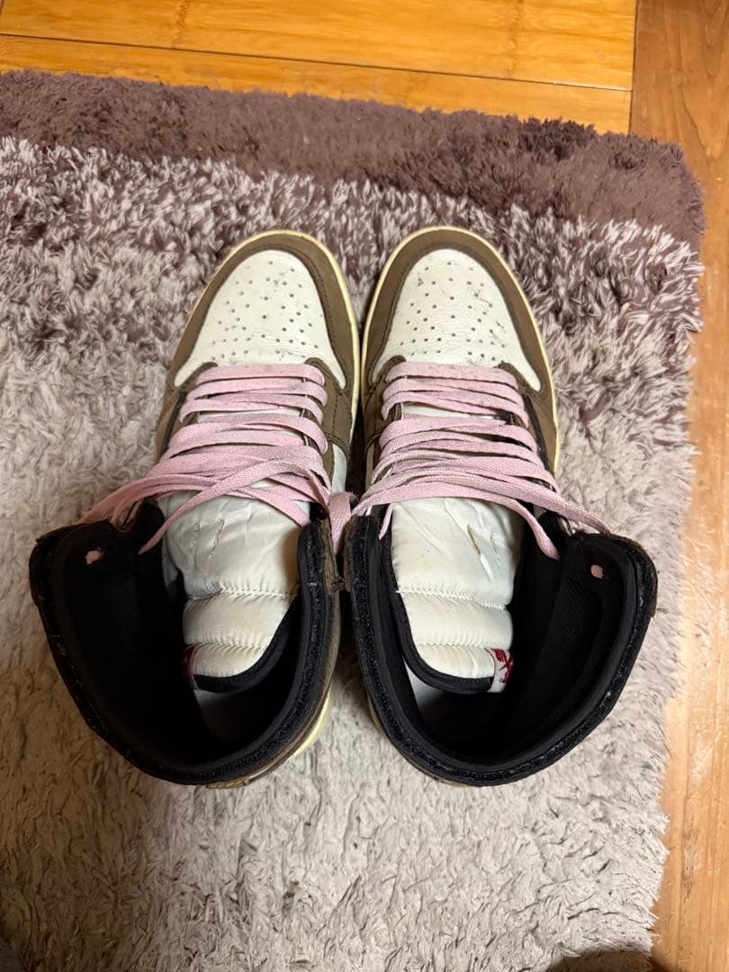 Nike Air Jordan 1 トラビススコット