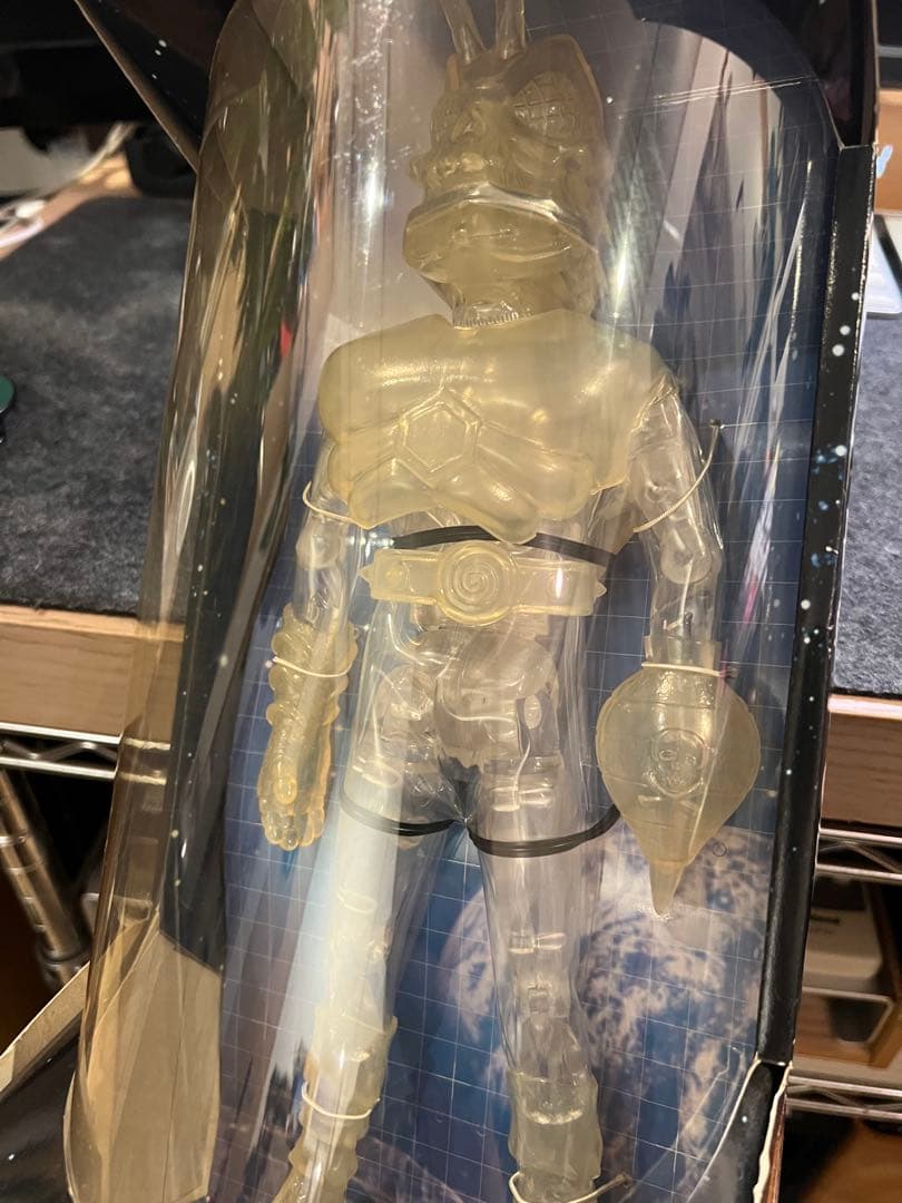 Retro Action Heroes 怪人蜂男　バッジおまけ付き
