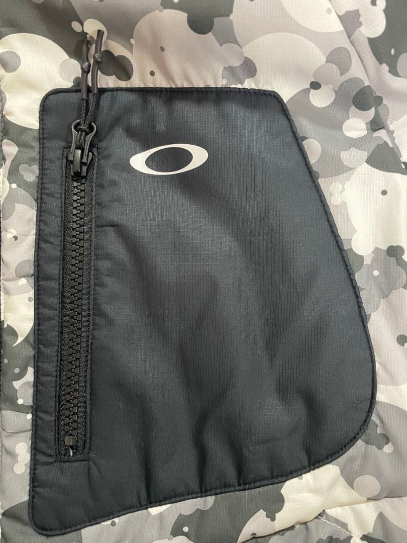 OAKLEY 中綿ジャケット XL 迷彩柄 保温 防寒フード付