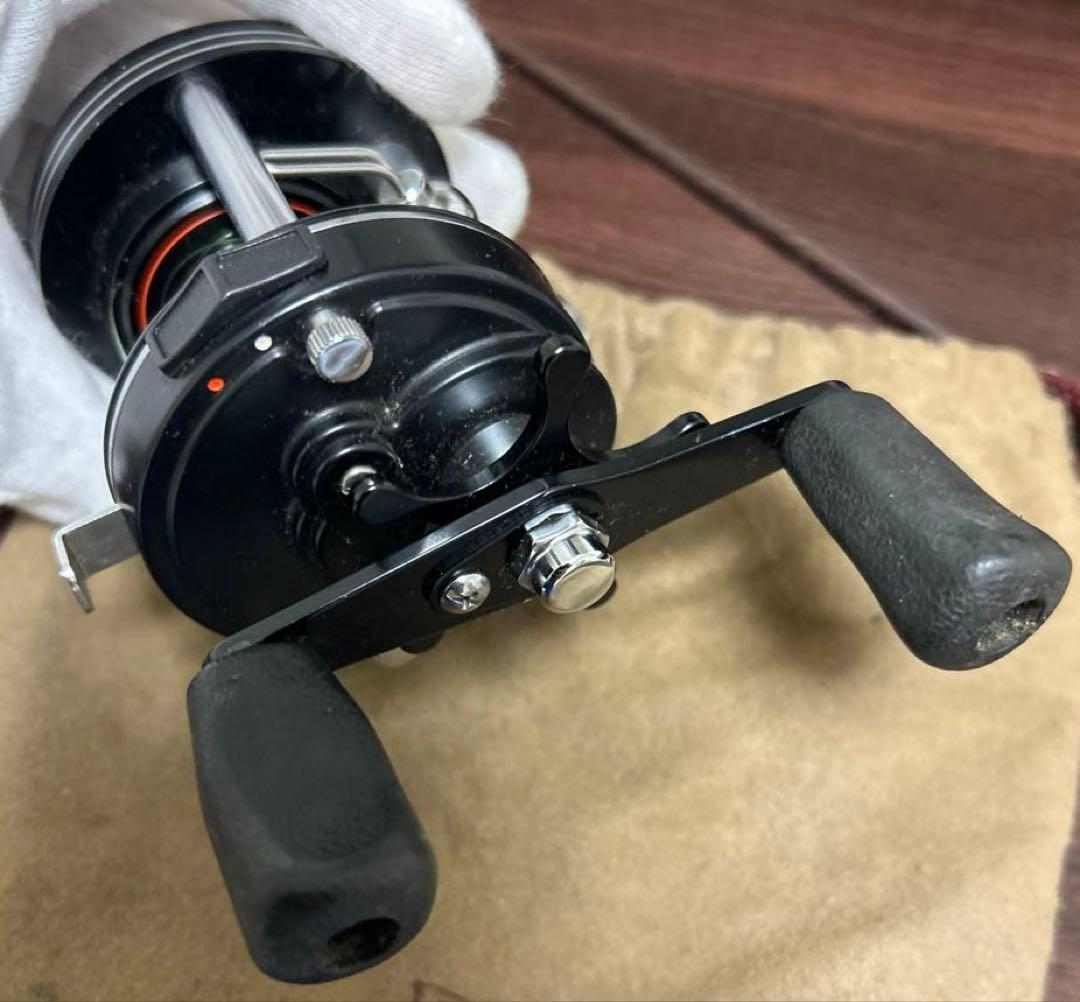 Daiwa Millionaire GS-3000C ベイトリールとルアー付