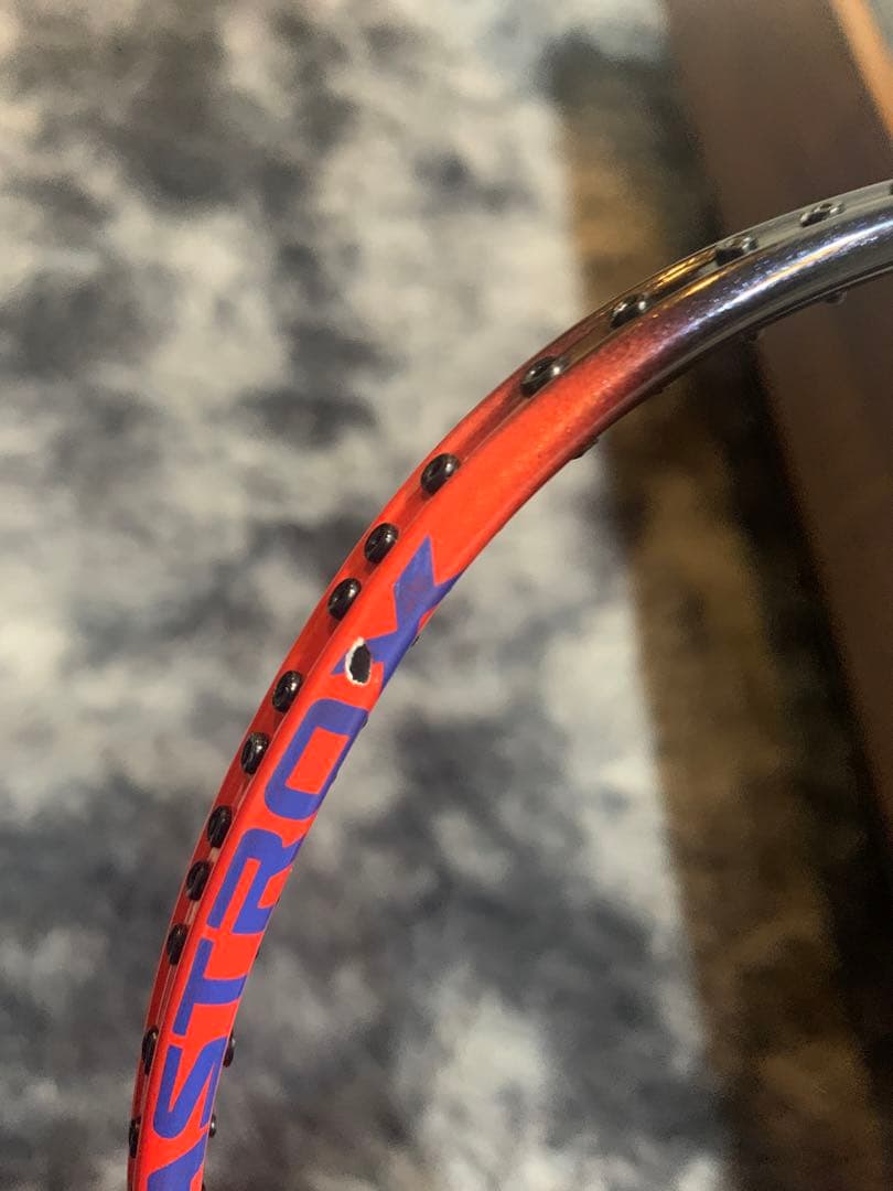 バドミントンラケット ASTROX 77 Pro 4UG6