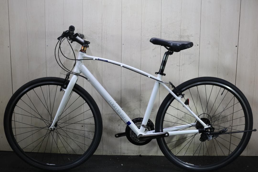 GIANT-MOMENTUM iNEED W-1 700C21速450mmクロス