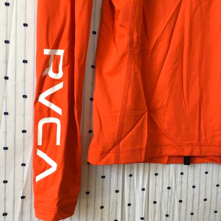 RVCAルーカUS限定ロングスリーブラッシュガード M red