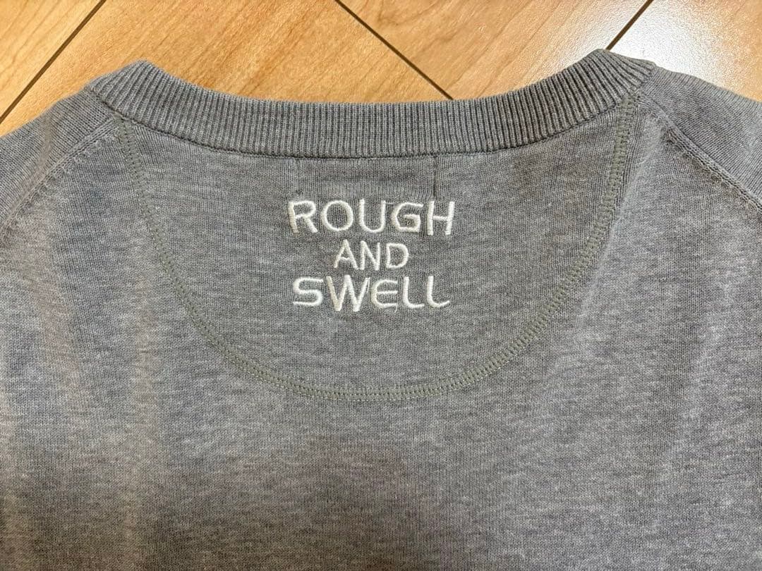 ROUGH AND SWELL グレー Ｖネック薄手セーター