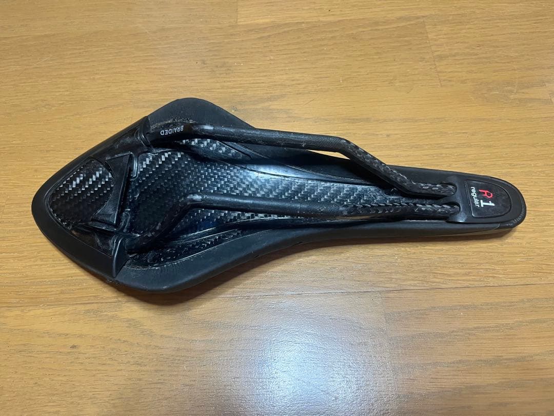 fizik ARIONE R1 レギュラー　カーボン