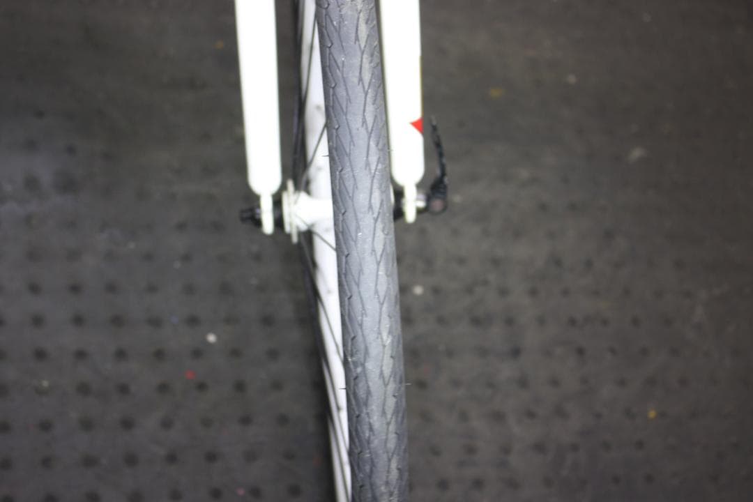 ルイガノLGS-CHASSE 700C アルミ 24速 370mm 白クロス