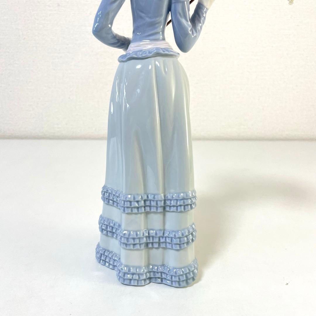 LLADRO リヤドロ アランフェスの貴婦人 陶器 人形