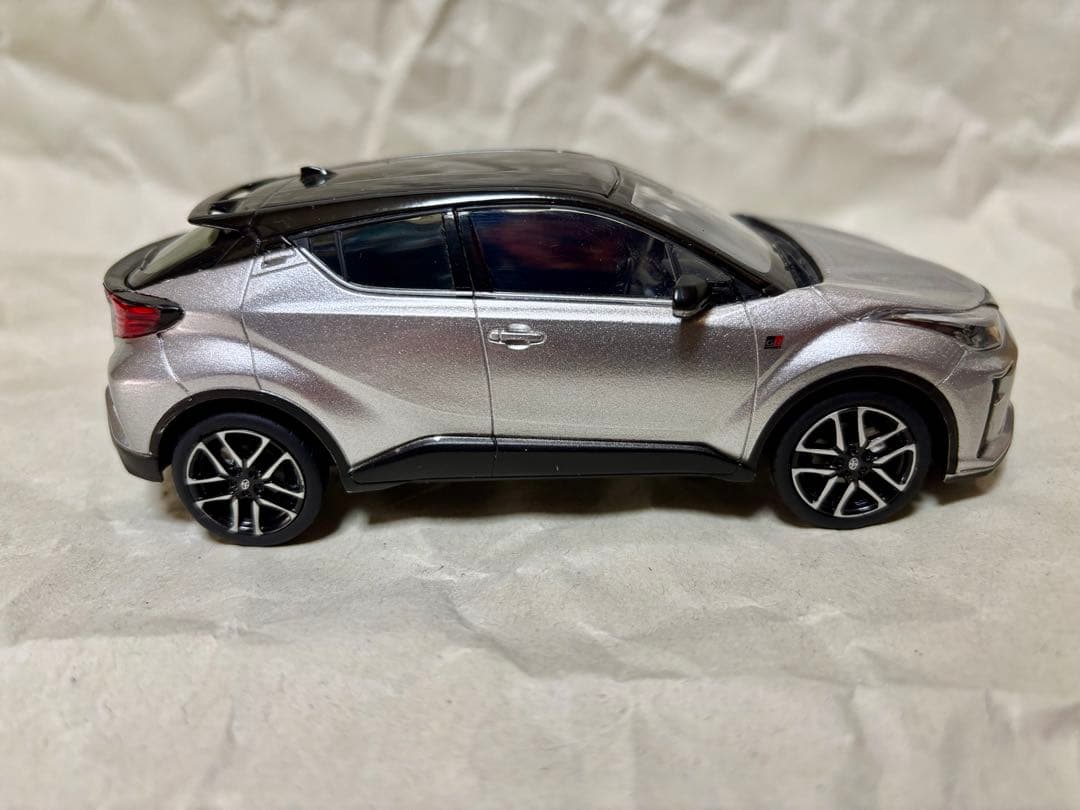 C-HR GR SPORT　カラーサンプル ミニカー　ブラック×メタルストリーム